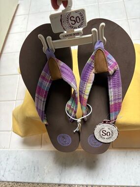 SO Purple Multicolor Plaid Thong Women’s Flip Flops NWT. Size LARGE (9-10)
